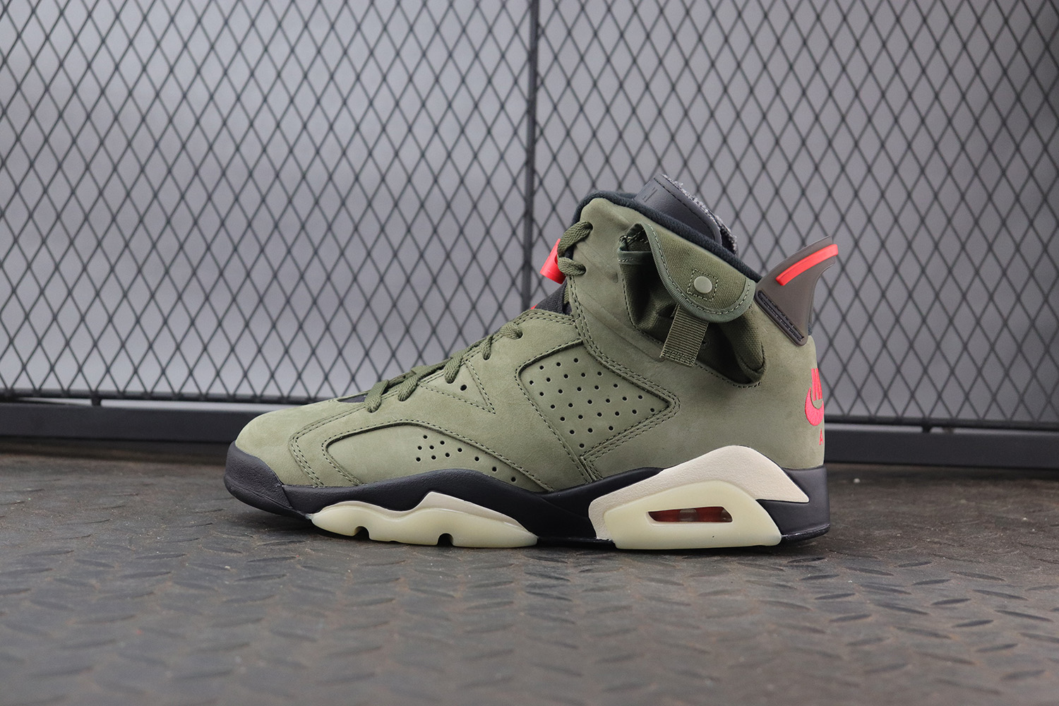 ljr 에어조던 6 트래비스 스캇 CN1084-200