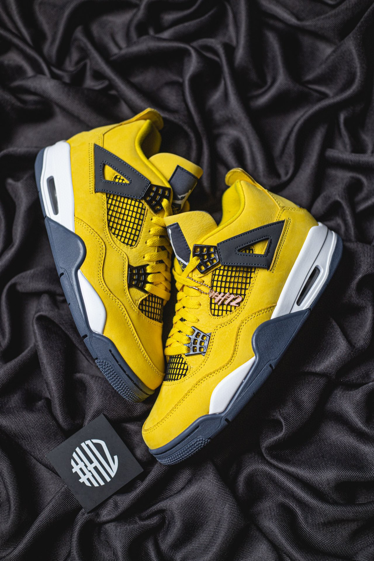 H12 에어 조던 4 라이트닝  CT8527-700