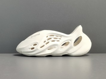 GOD 아디다스 이지 폼 러너 아라랏 G55486