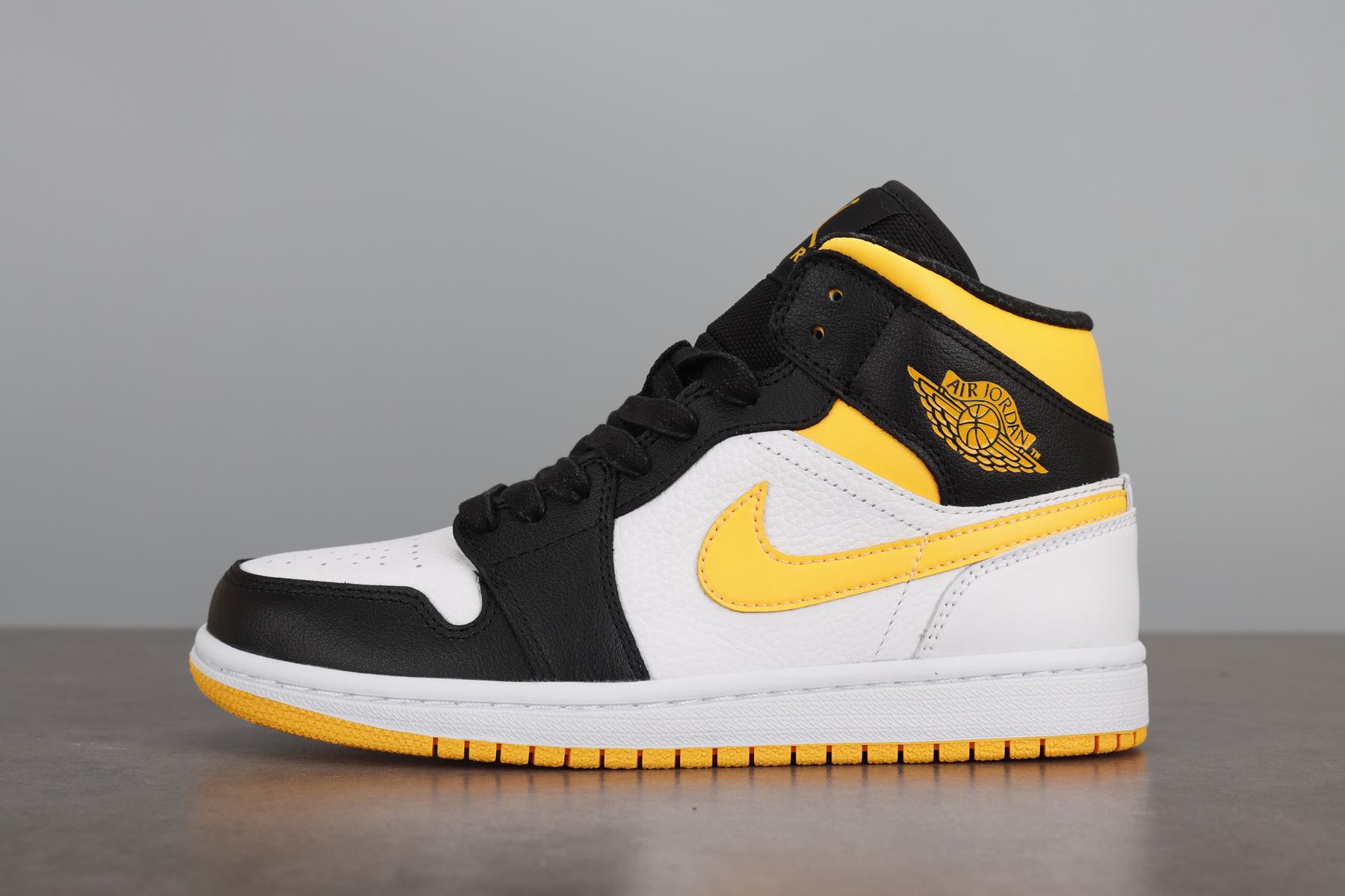 조던 1 미드 SE 레이저 오렌지 CV5276-107