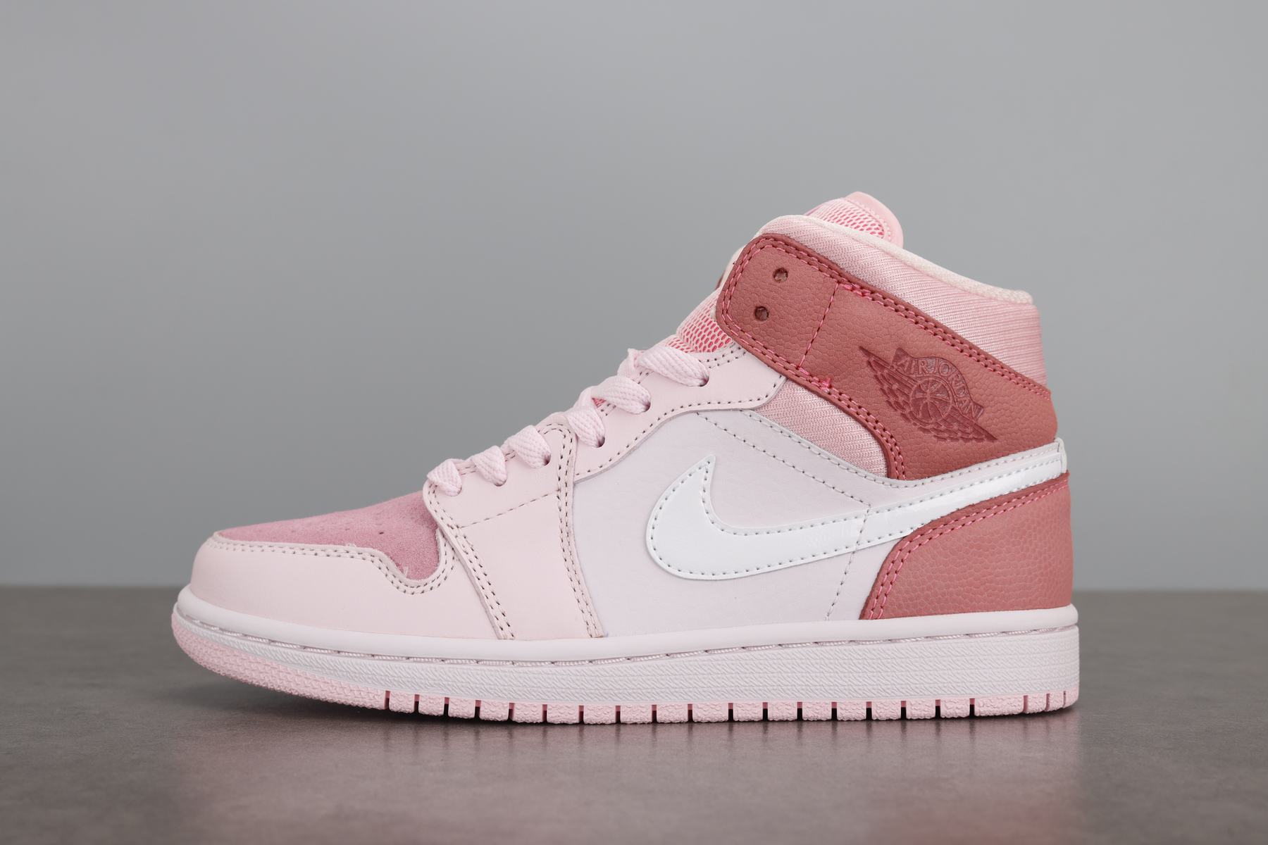 조던 1 미드 디지털 핑크 CW5379-600