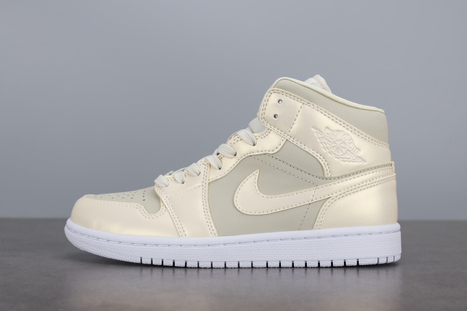 조던 1 미드 레몬 옐로우 CK6587-200