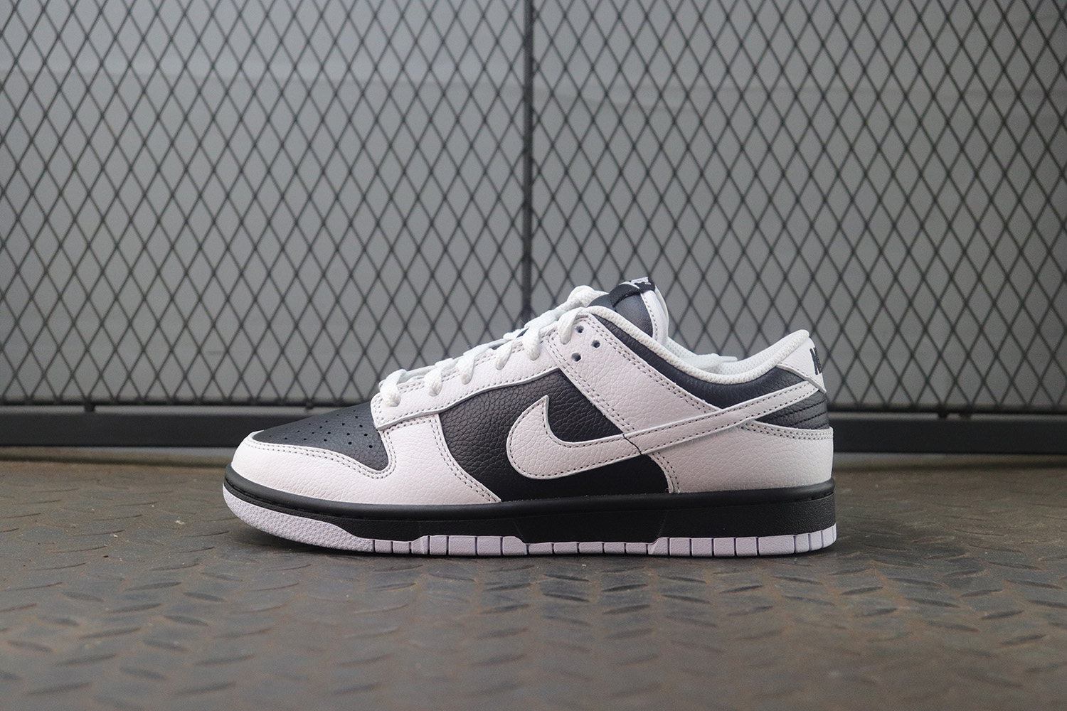 M 나이키 덩크 로우 레트로 블랙 화이트 FD9064-011