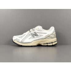 WM 뉴발란스 1906R 화이트 그레이 M1906RP