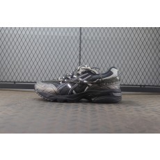 순원 아식스 x 앤더슨벨 젤 1090 블랙 실버 1203A115-006