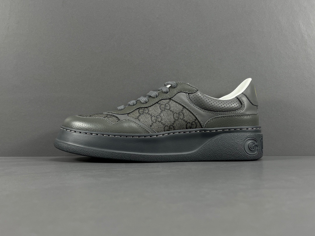 구찌 스니커즈 570443