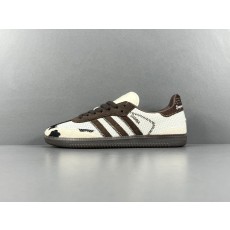 순원 아디다스 x 노타이틀. 삼바 OG 카우 프린트 ID6024