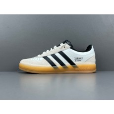 순원 아디다스 x 배드 버니 가젤 인도어 오프 화이트 블랙 IF9735