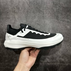 아크테릭스 ARC'TERYX 스니커즈 SLM400430