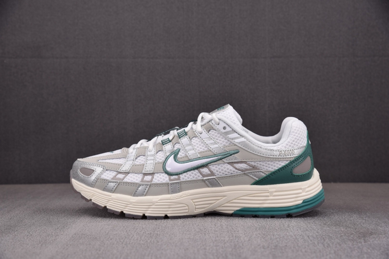 R 나이키 P-6000 라이트 본 메탈릭 실버 HF4308-072