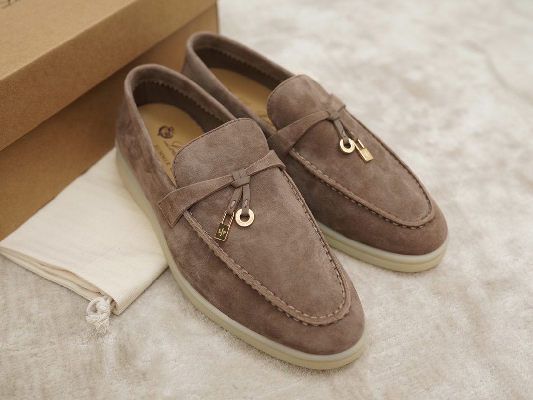 로로피아나 Loro Piana Summer Charms Walk