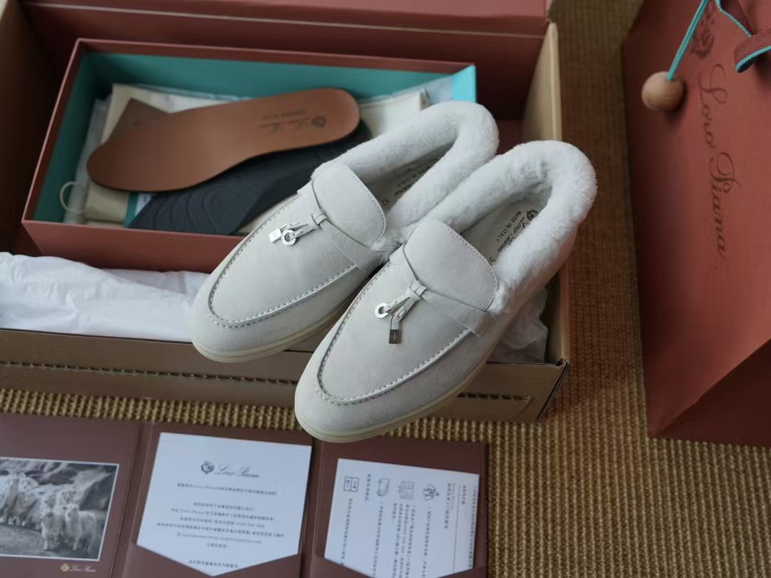 로로피아나 Loro Piana Summer Charms Walk