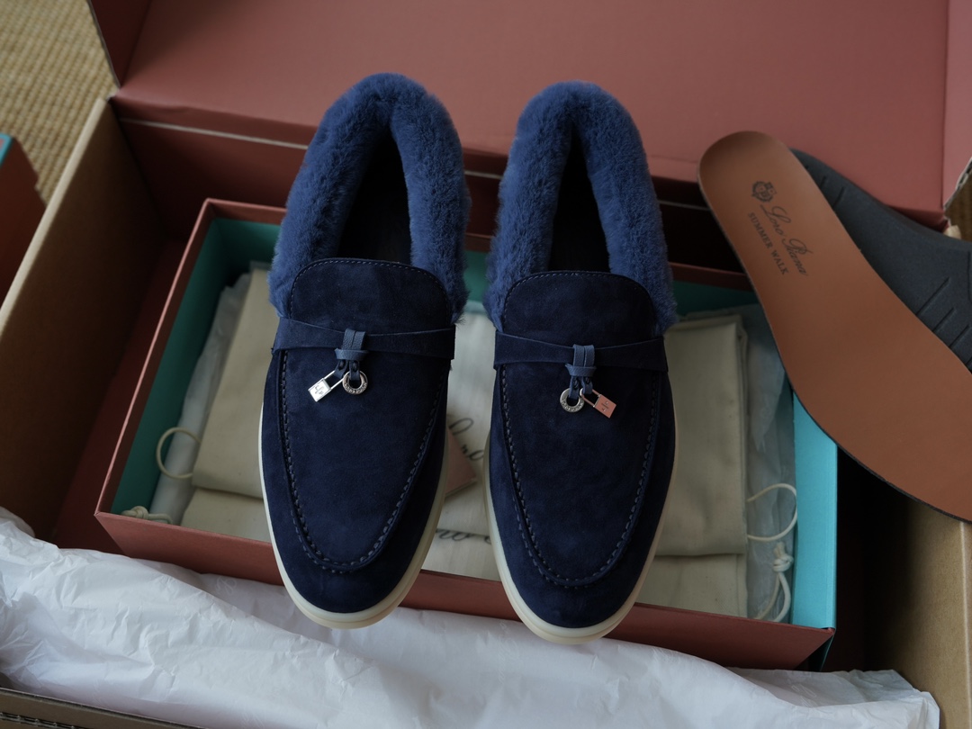 로로피아나 Loro Piana Summer Charms Walk