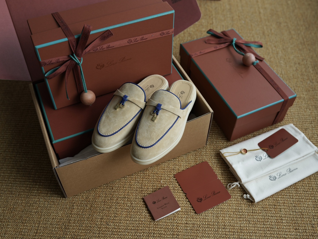 로로피아나 Loro Piana Babouche Charms Walk