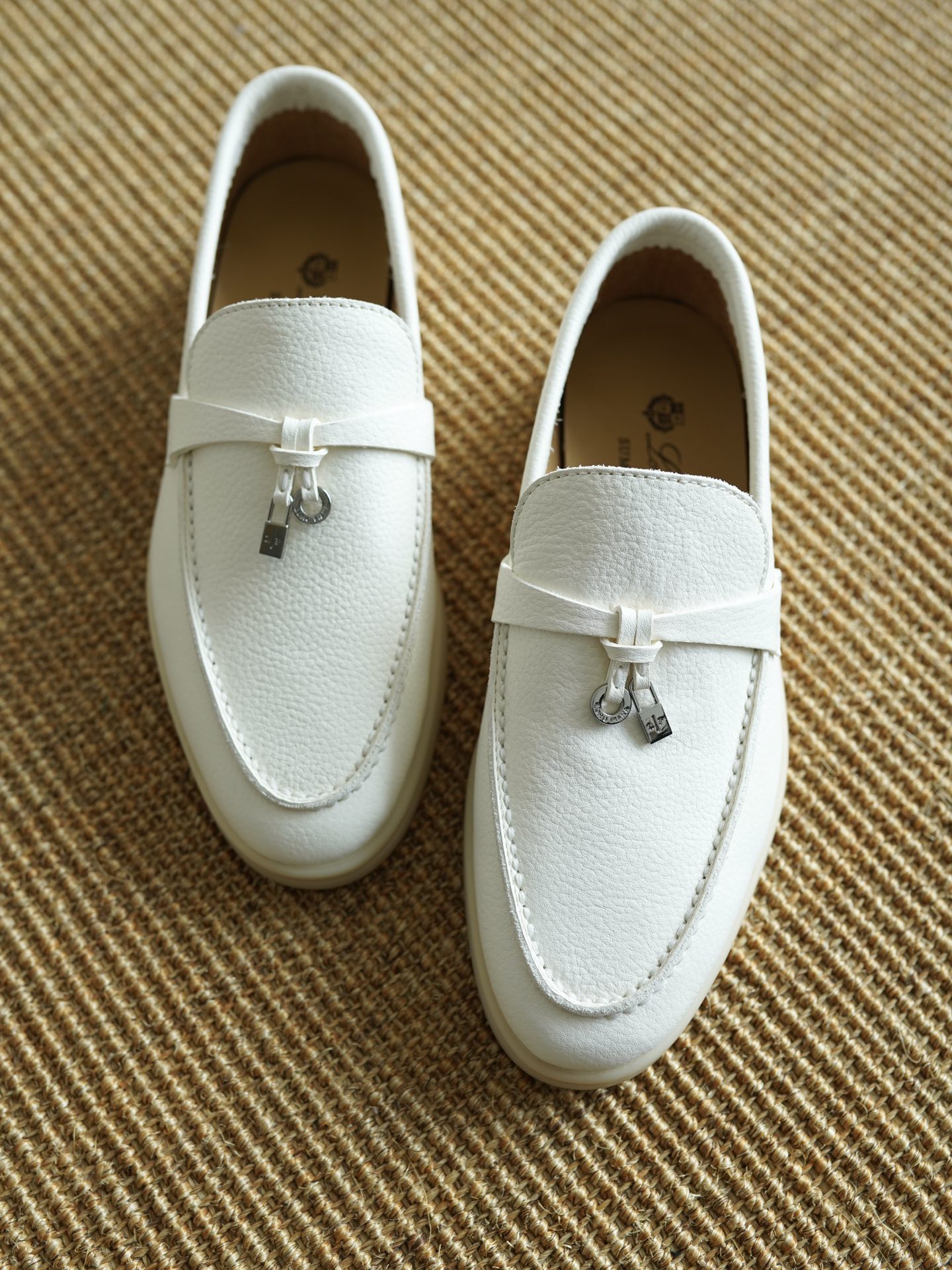 로로피아나 Loro Piana Summer Charms Walk