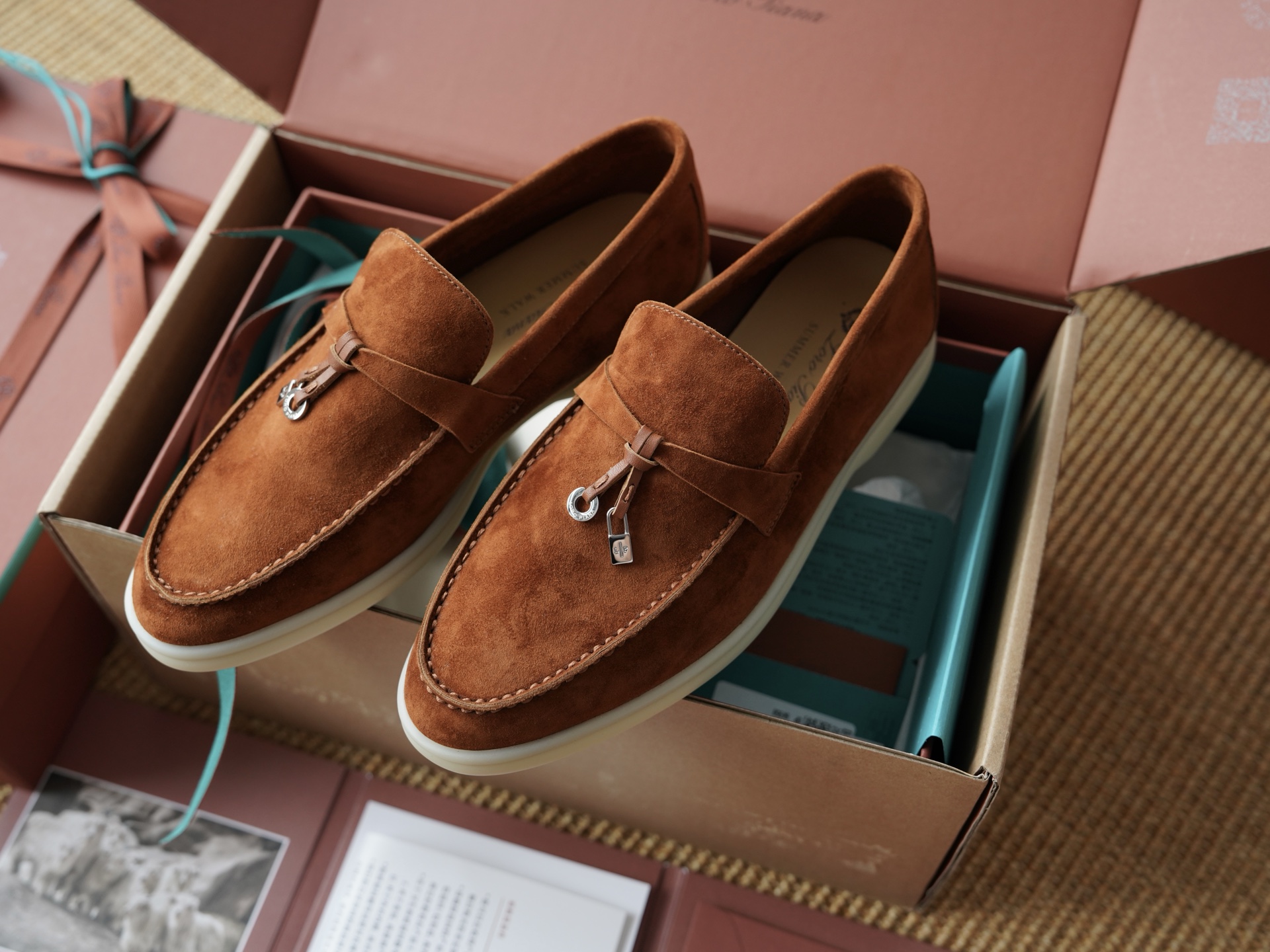 로로피아나 Loro Piana Summer Charms Walk