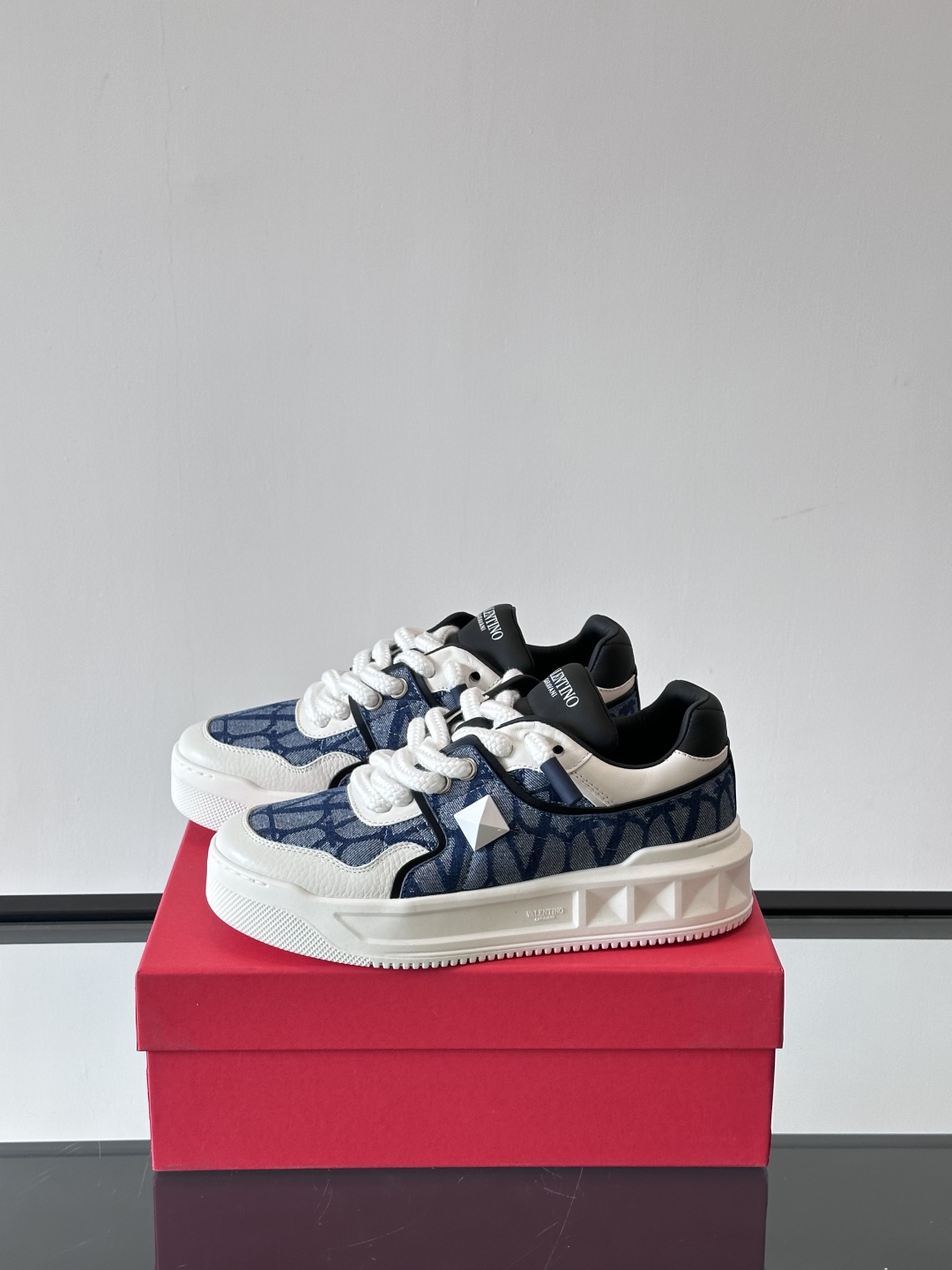 발렌티노 Valentino 스니커즈