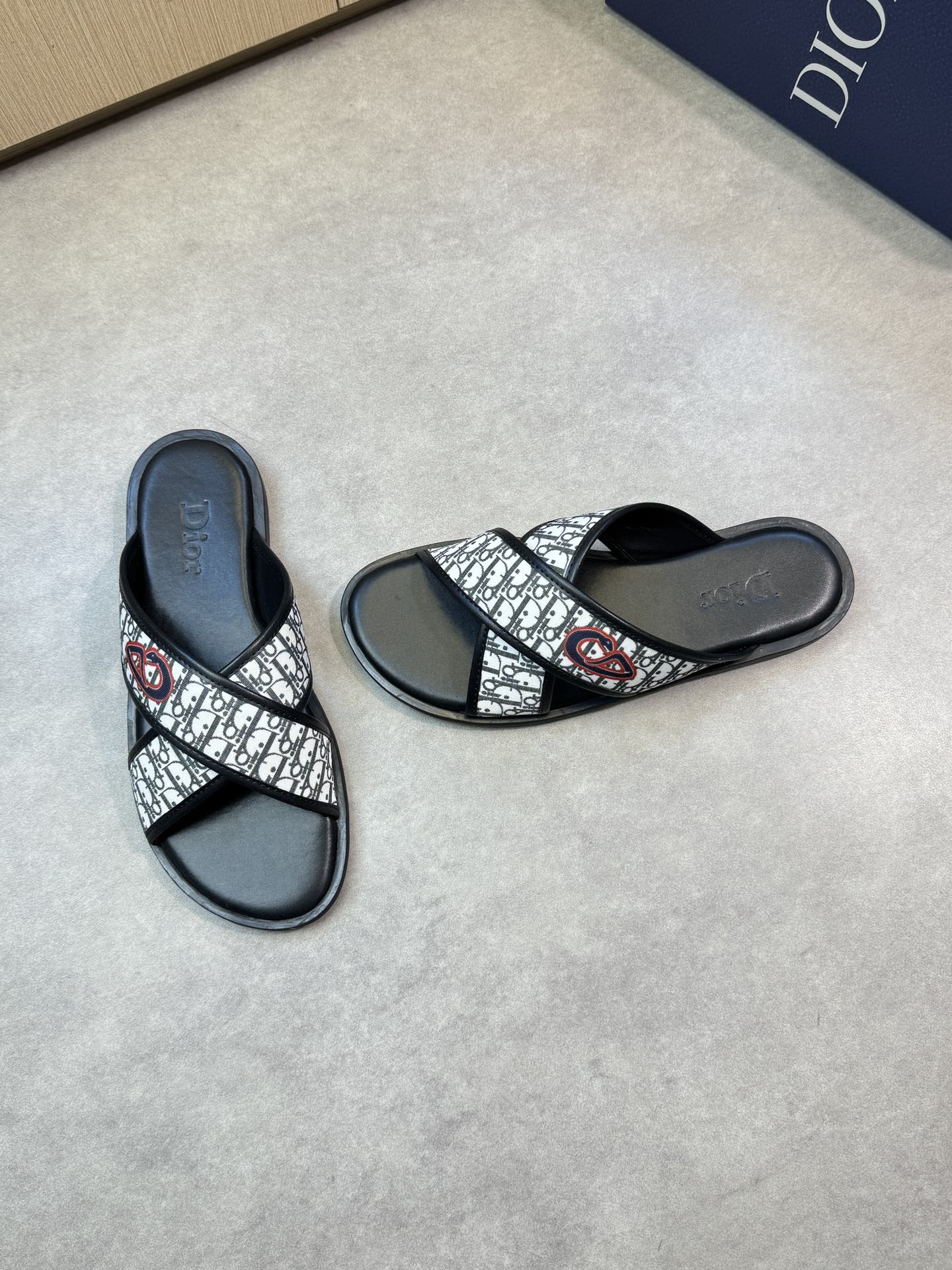 디올 Dior 슬리퍼