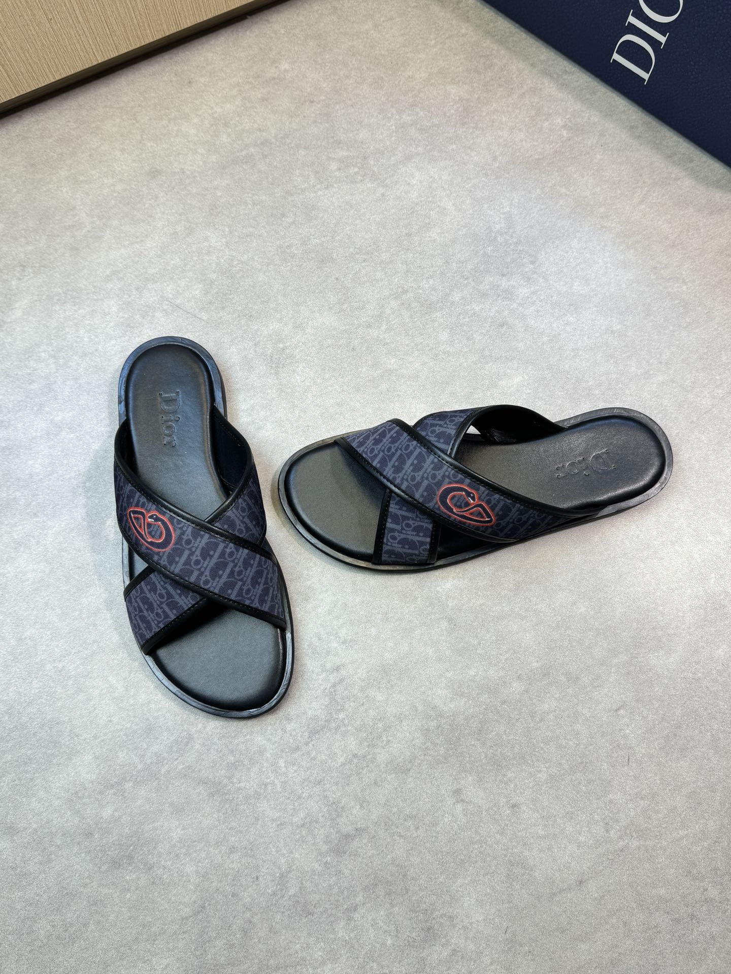 디올 Dior 슬리퍼