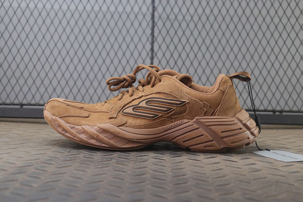 XA 발렌시아가 먼데이 슈 브라운 825417WMNSS2200